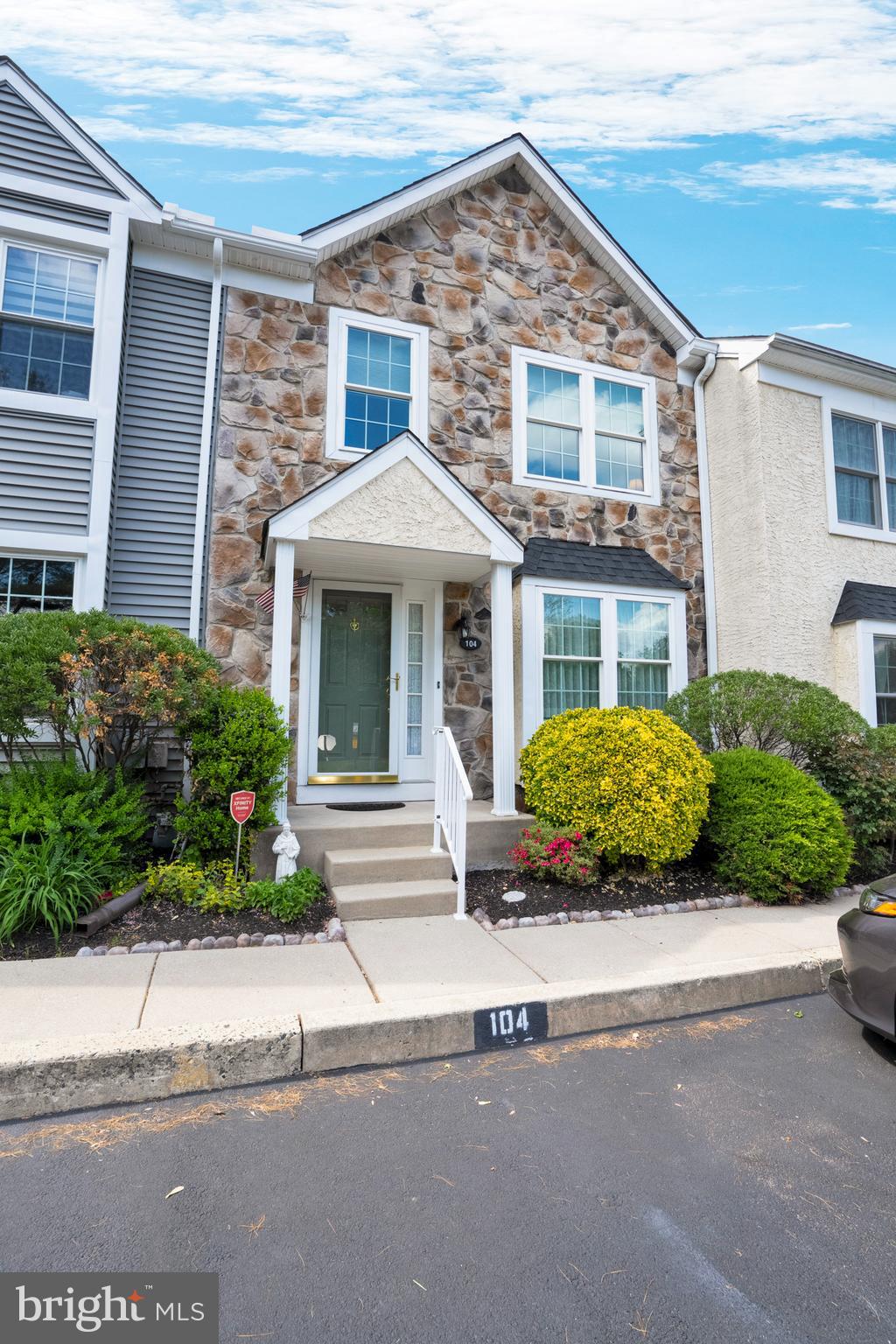104 COVENTRY POINTE LANE