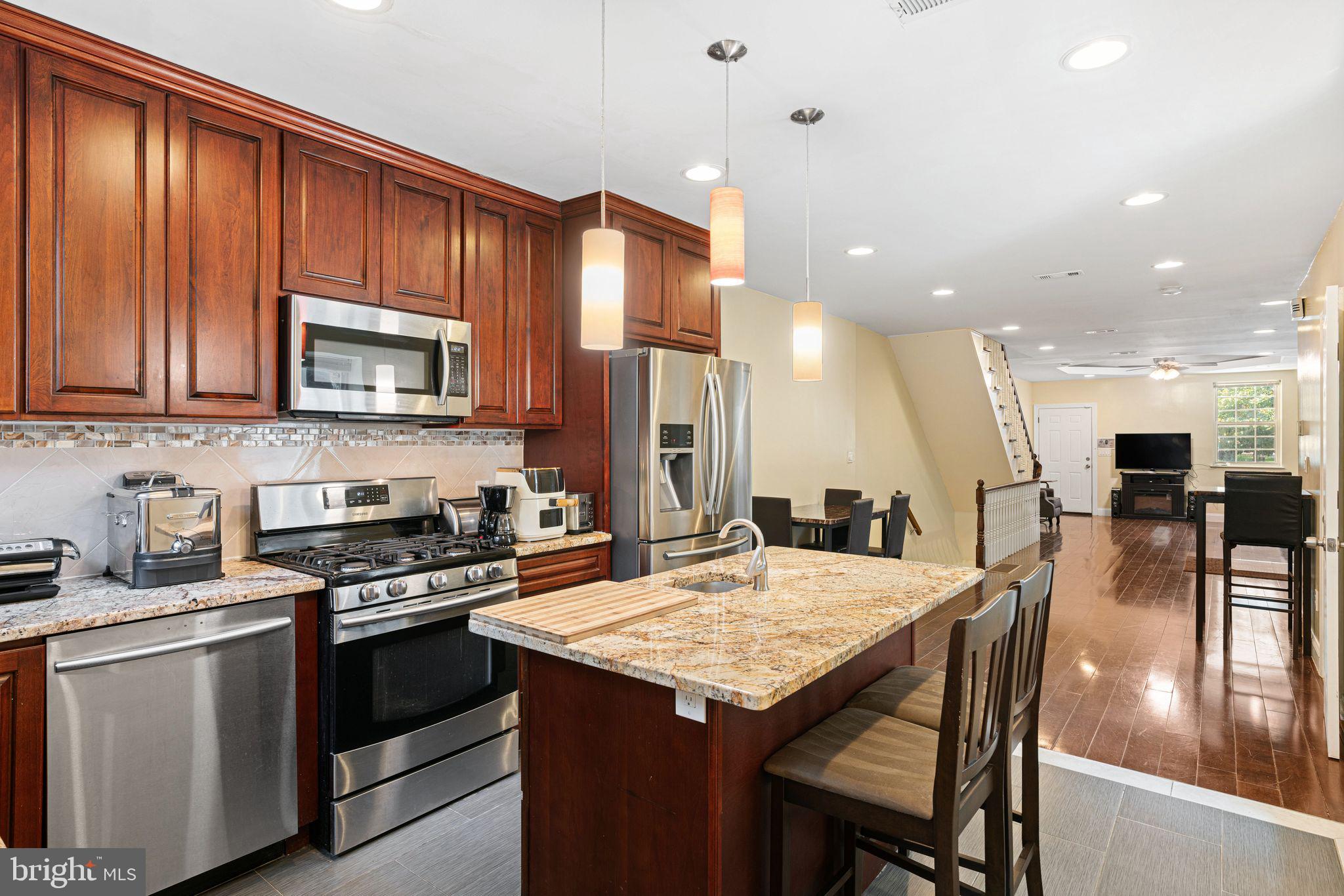 POINT BREEZE - Residential