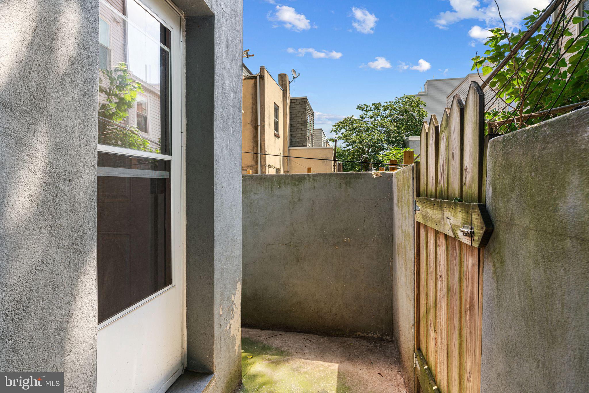 POINT BREEZE - Residential