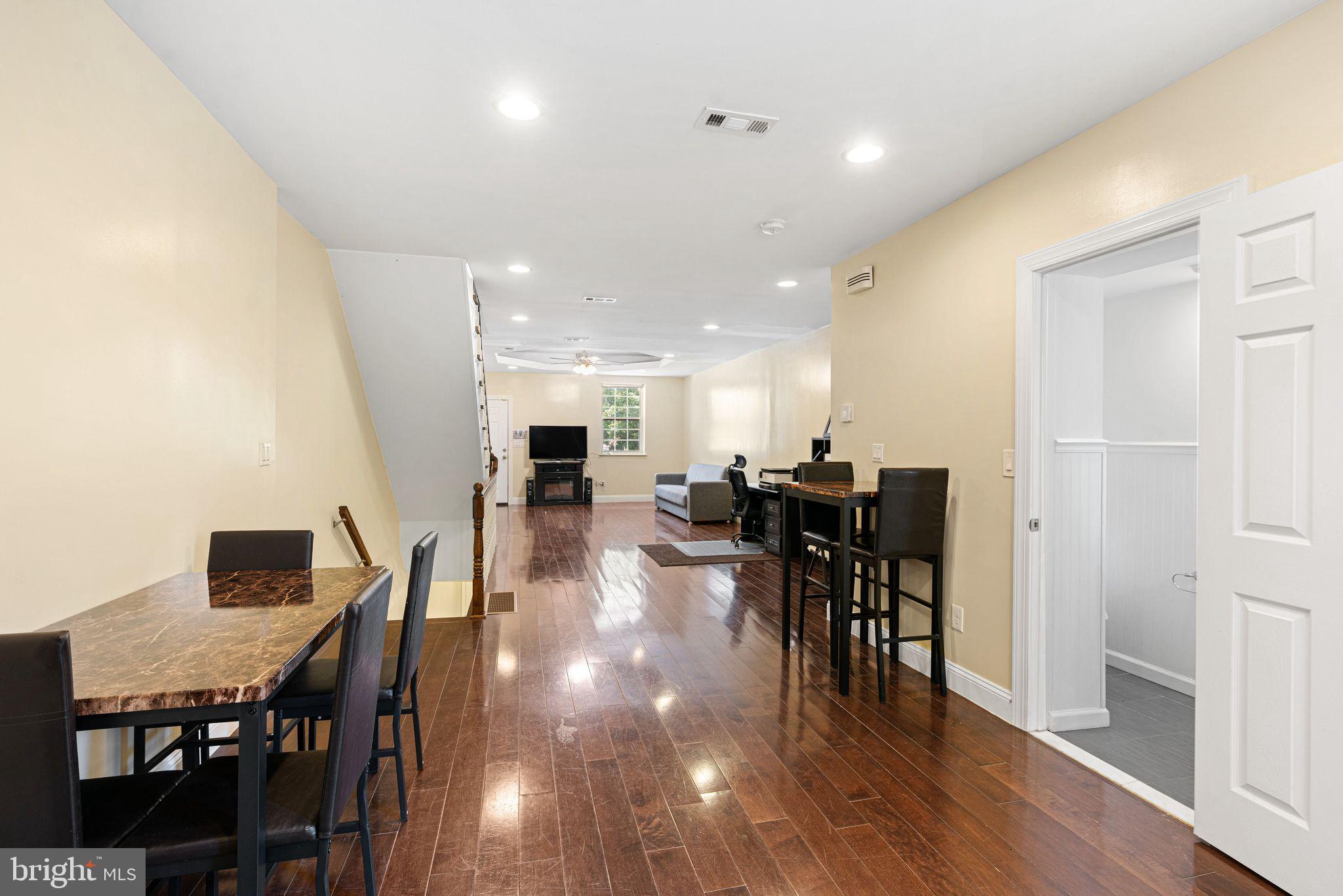 POINT BREEZE - Residential