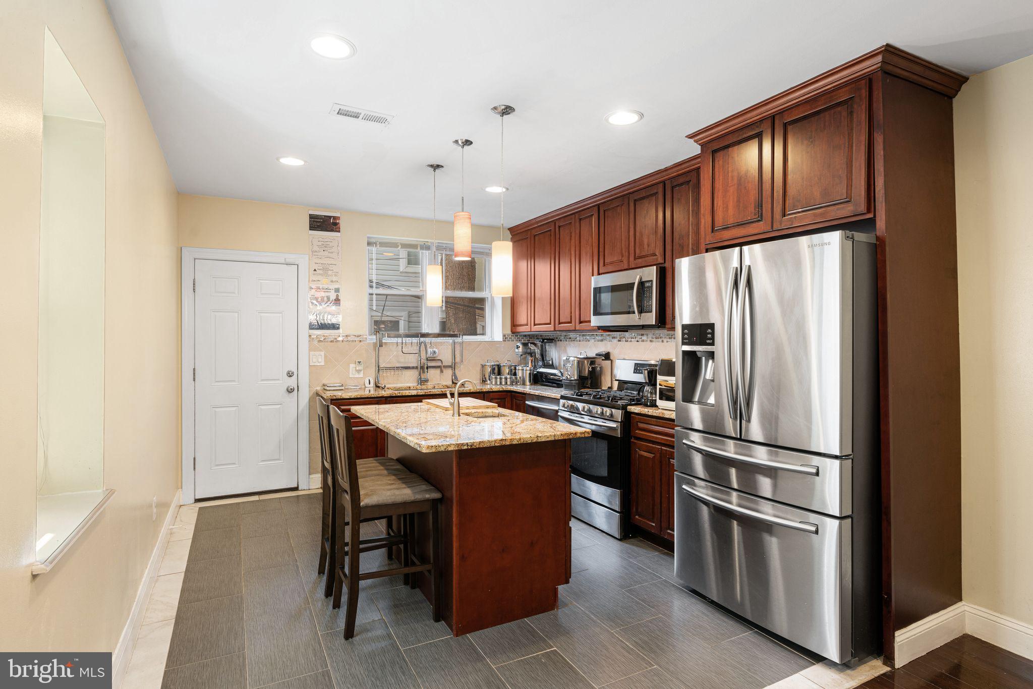 POINT BREEZE - Residential