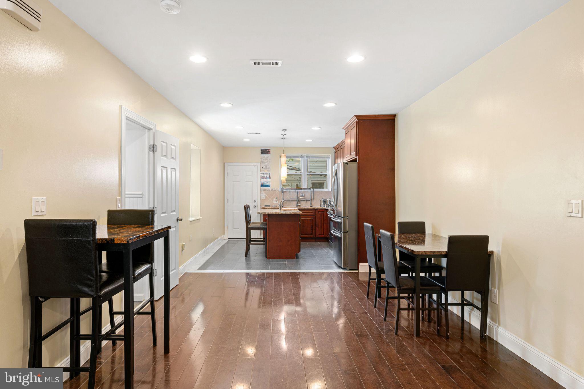 POINT BREEZE - Residential