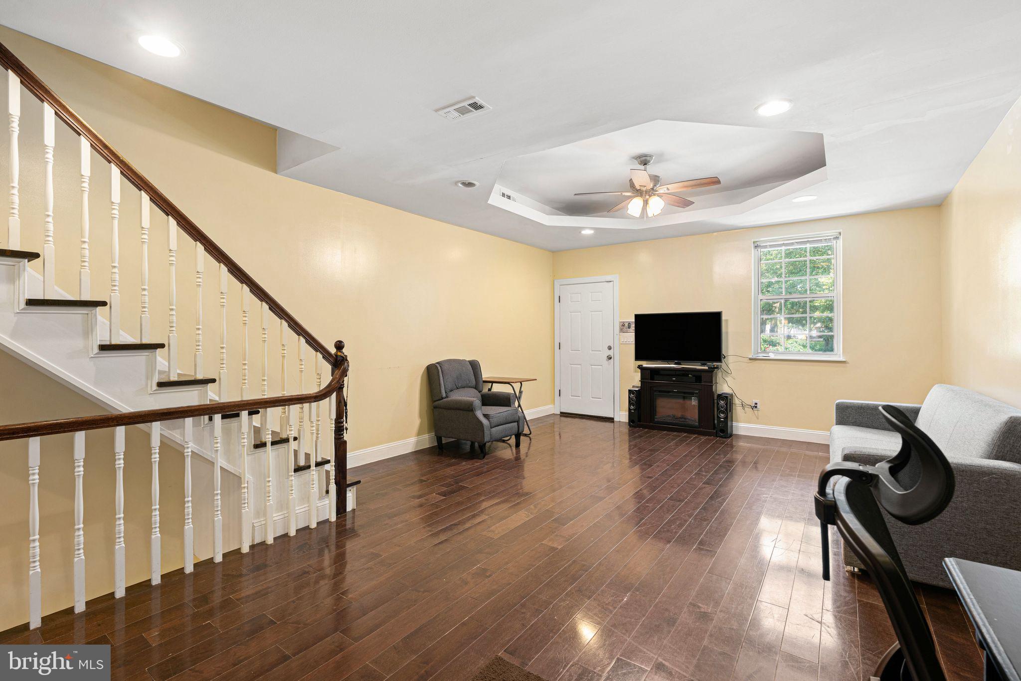 POINT BREEZE - Residential