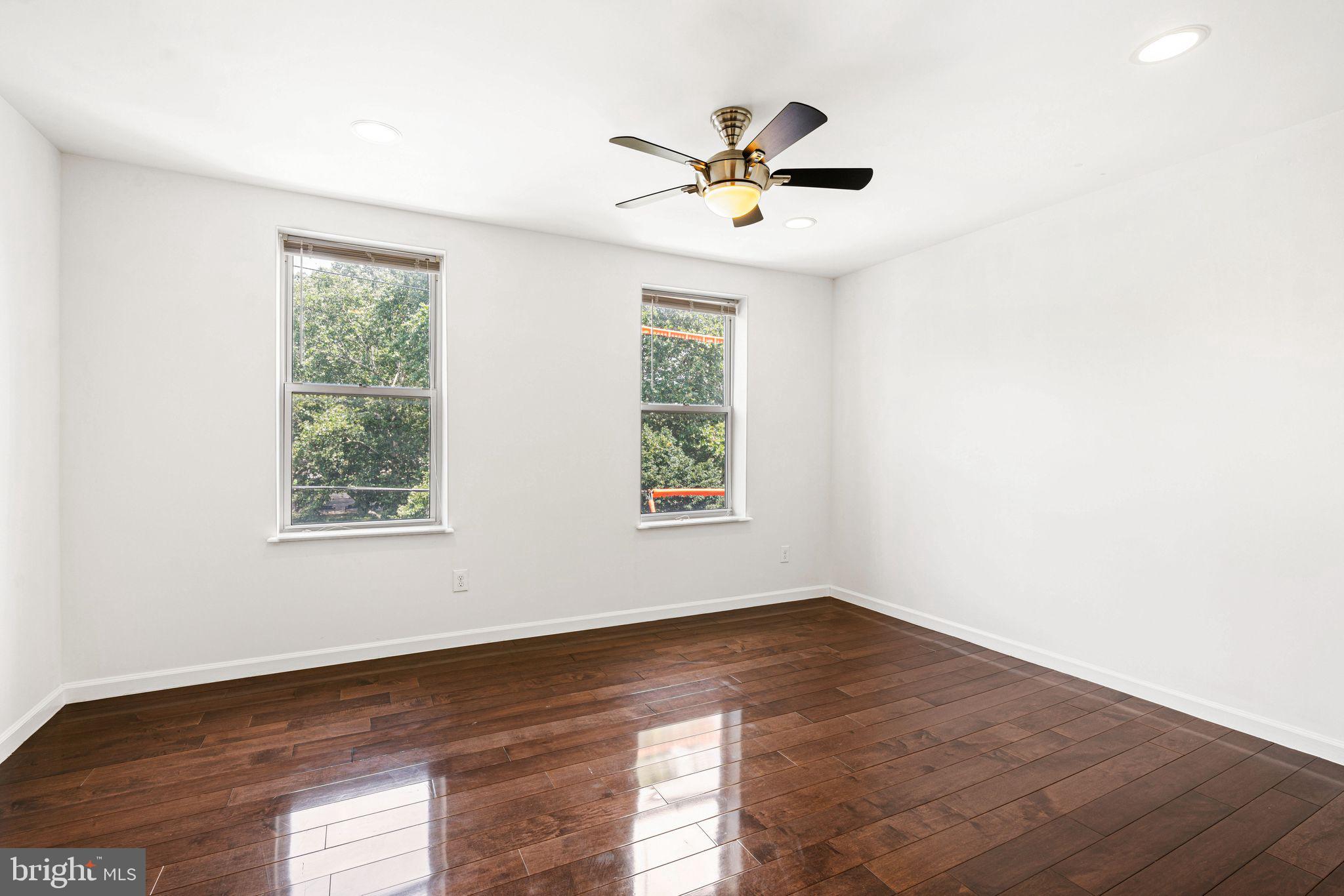 POINT BREEZE - Residential