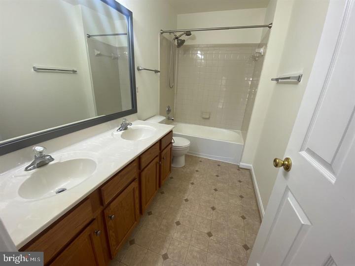 SARATOGA HUNT - Residential Lease