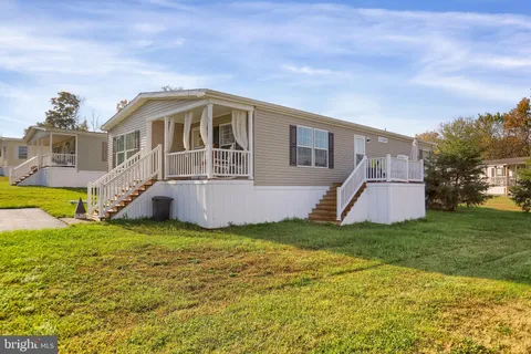 54 Meadowview Drive, New Bloomfield, PA MLS: PAPY2006404