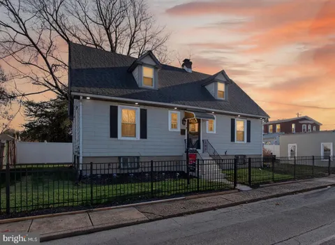 7405 Cedar Lane, Elkins Park, PA MLS: PAMC2162108