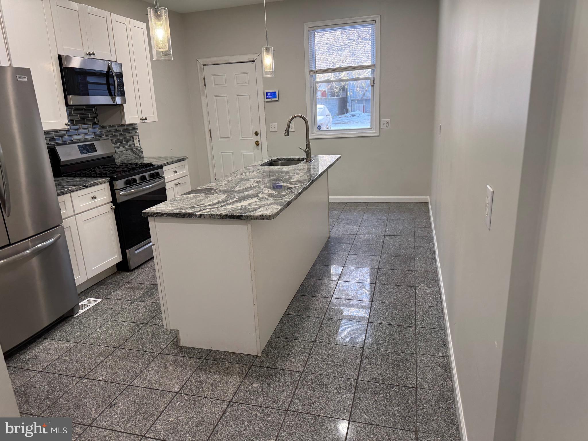 MADISON PARK HISTORIC DISTRICT - Residential Lease