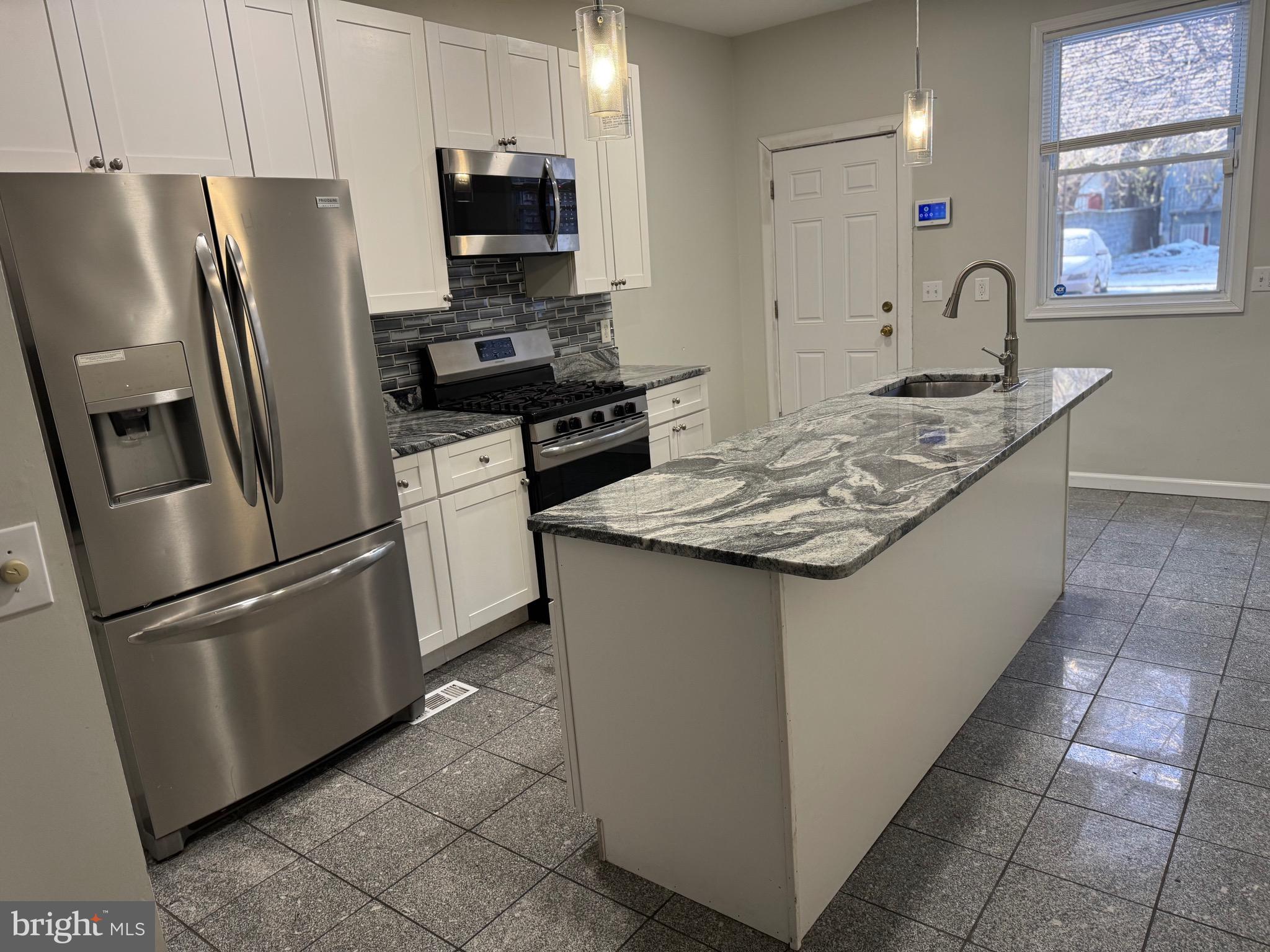 MADISON PARK HISTORIC DISTRICT - Residential Lease