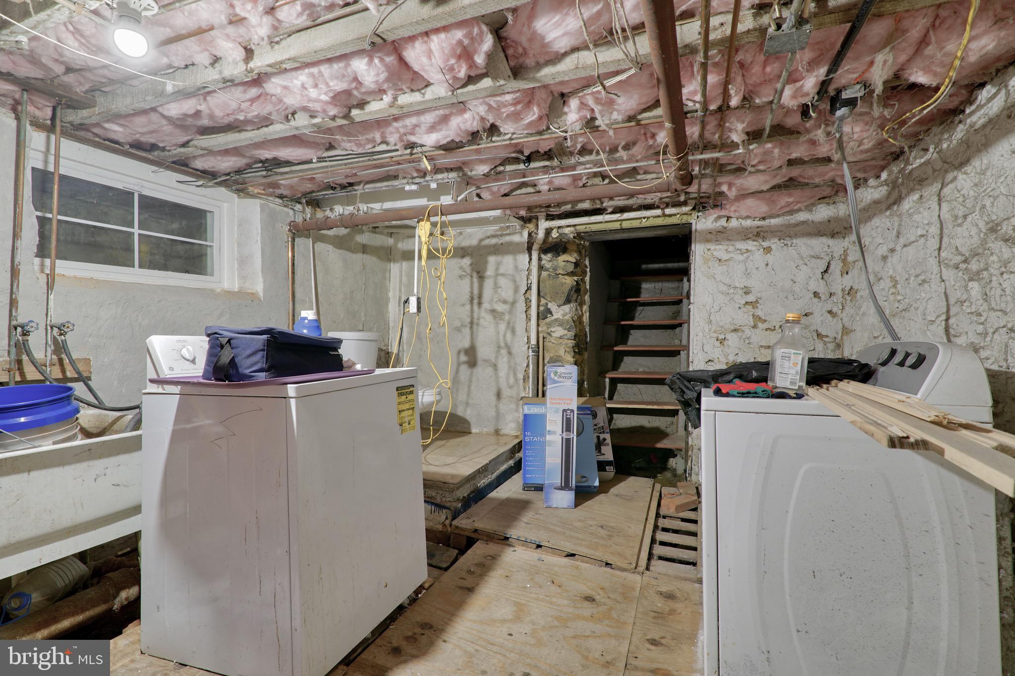 EVERGREEN LAWN - Residential