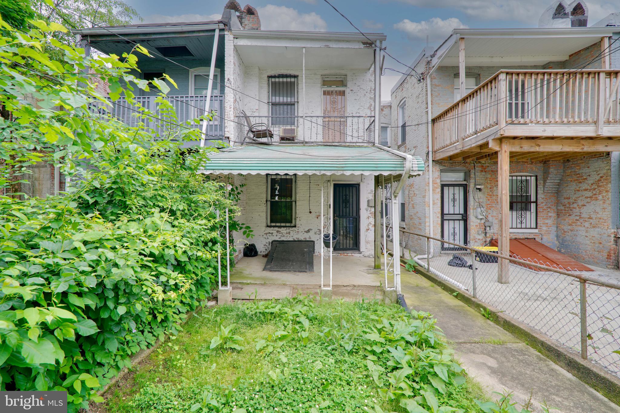 EVERGREEN LAWN - Residential