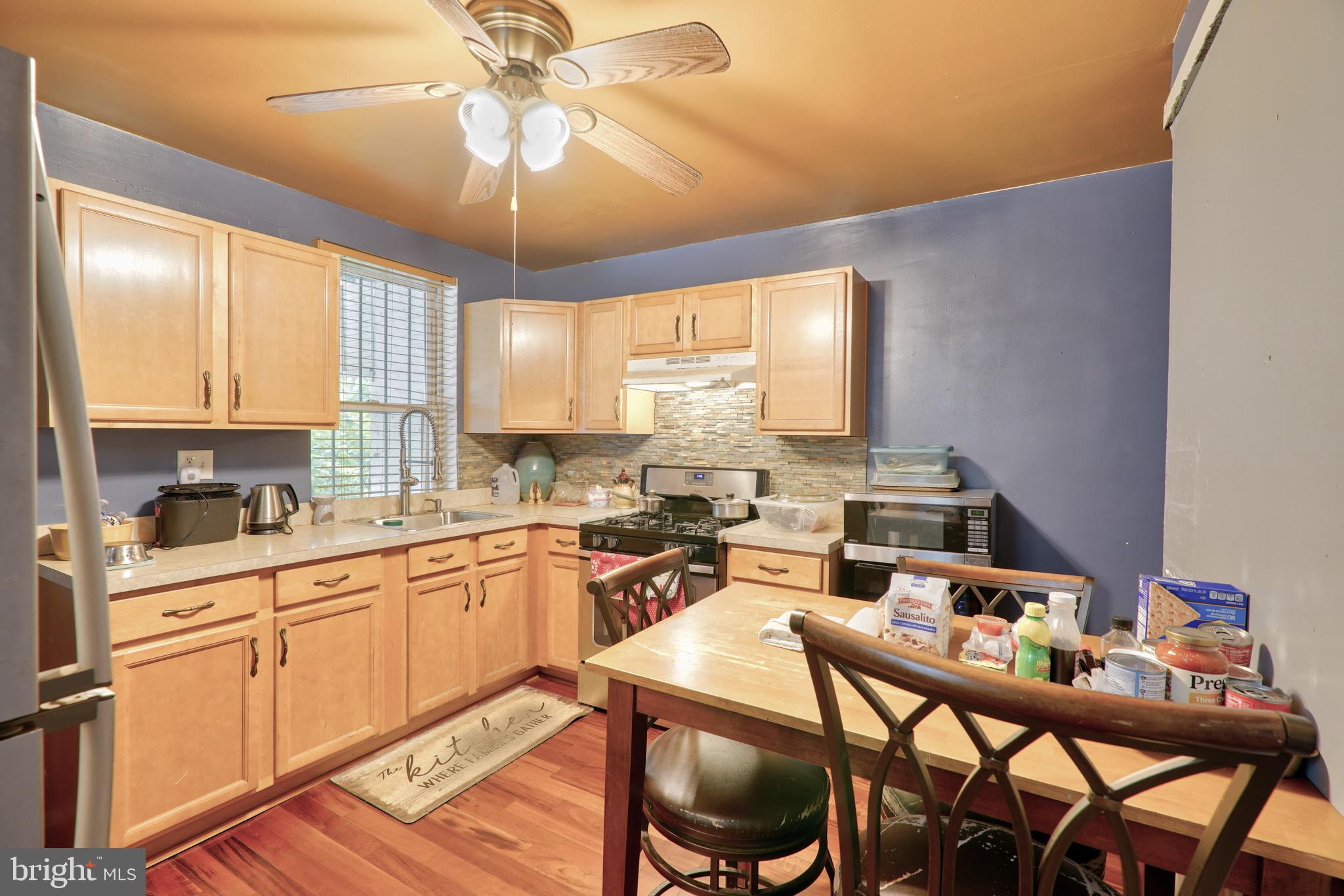 EVERGREEN LAWN - Residential