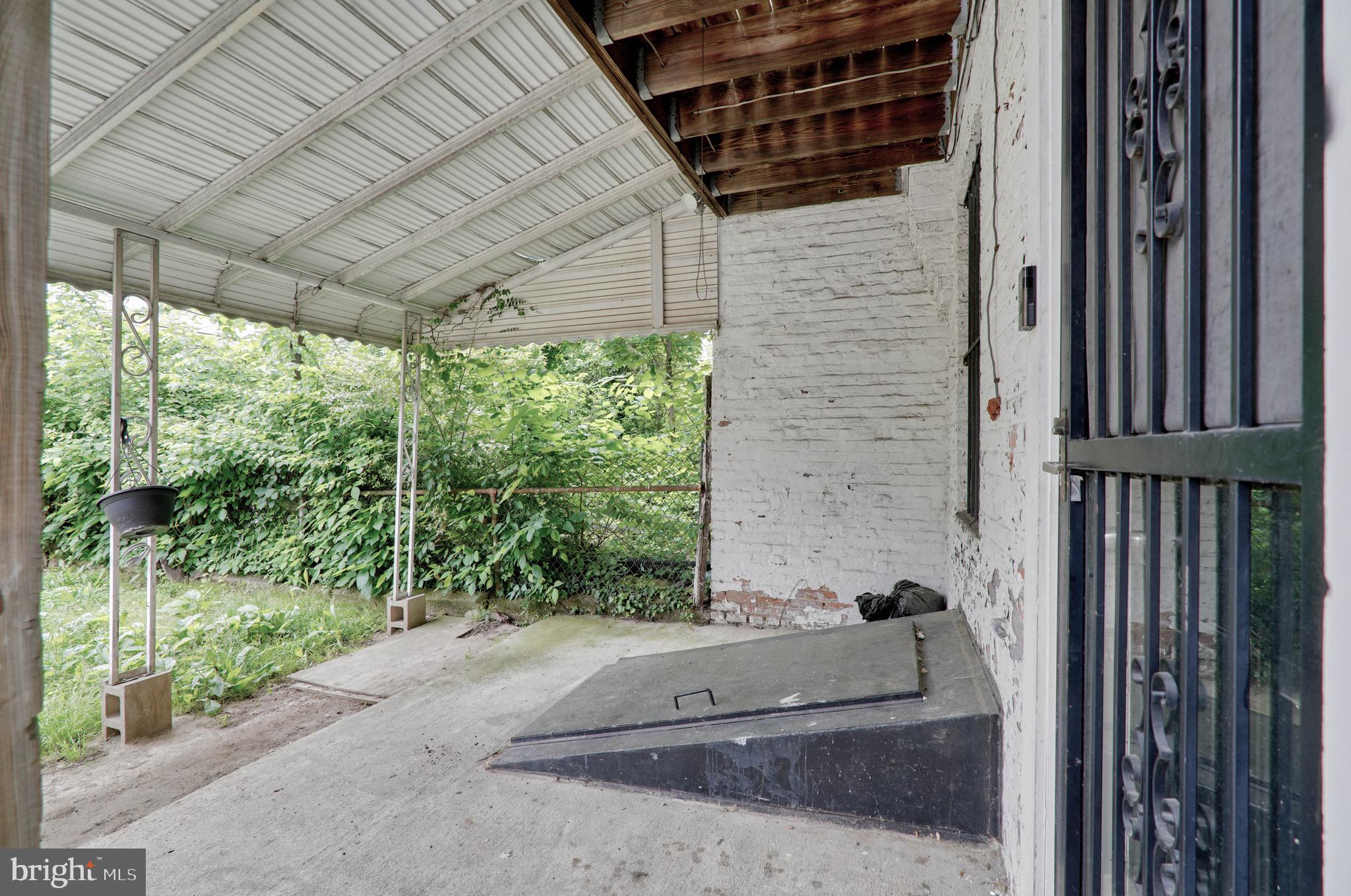 EVERGREEN LAWN - Residential