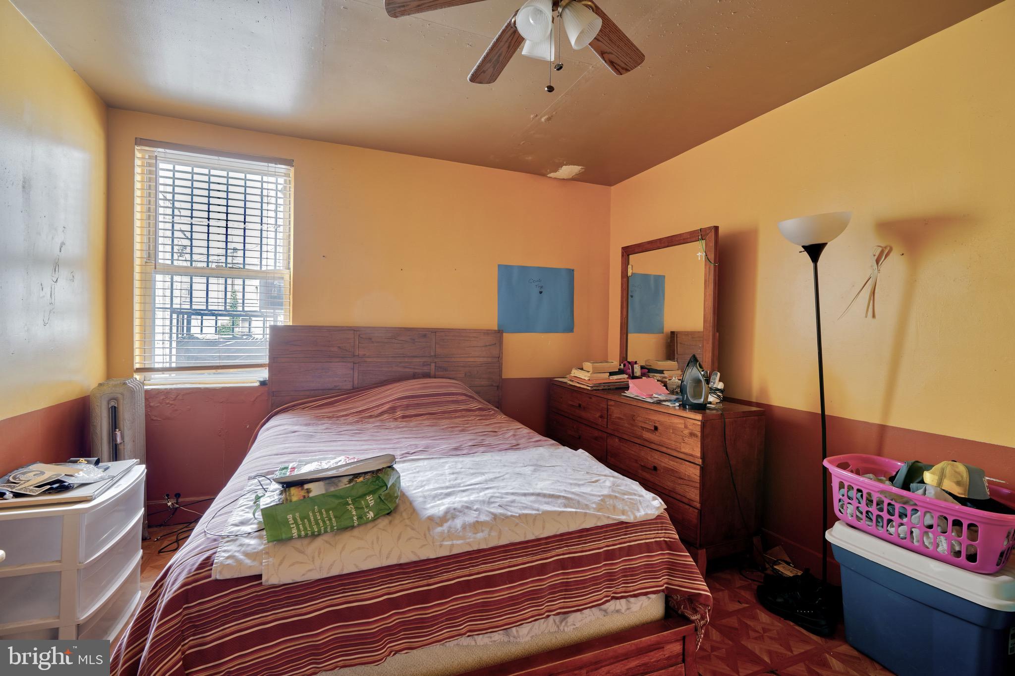 EVERGREEN LAWN - Residential