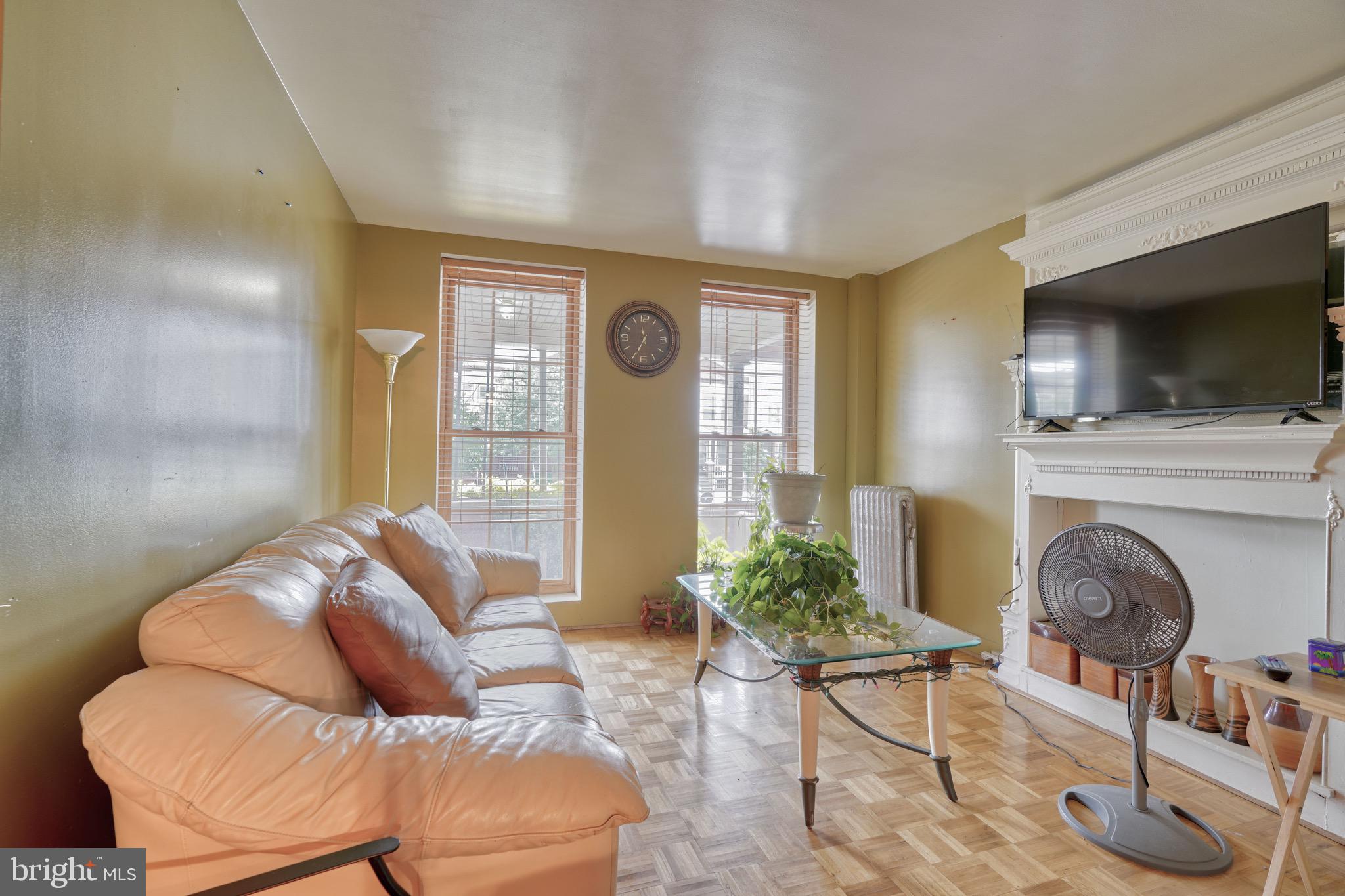 EVERGREEN LAWN - Residential