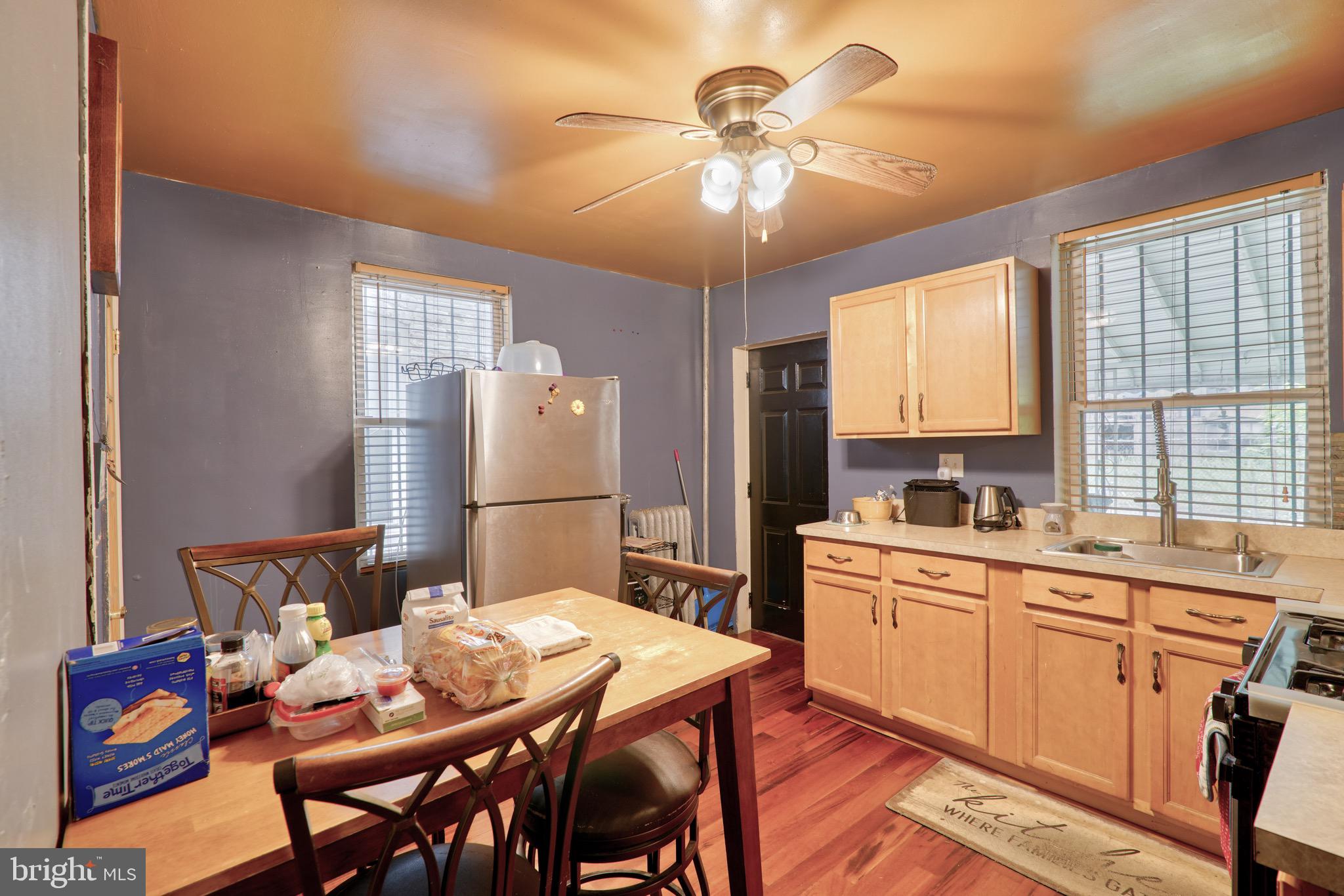 EVERGREEN LAWN - Residential