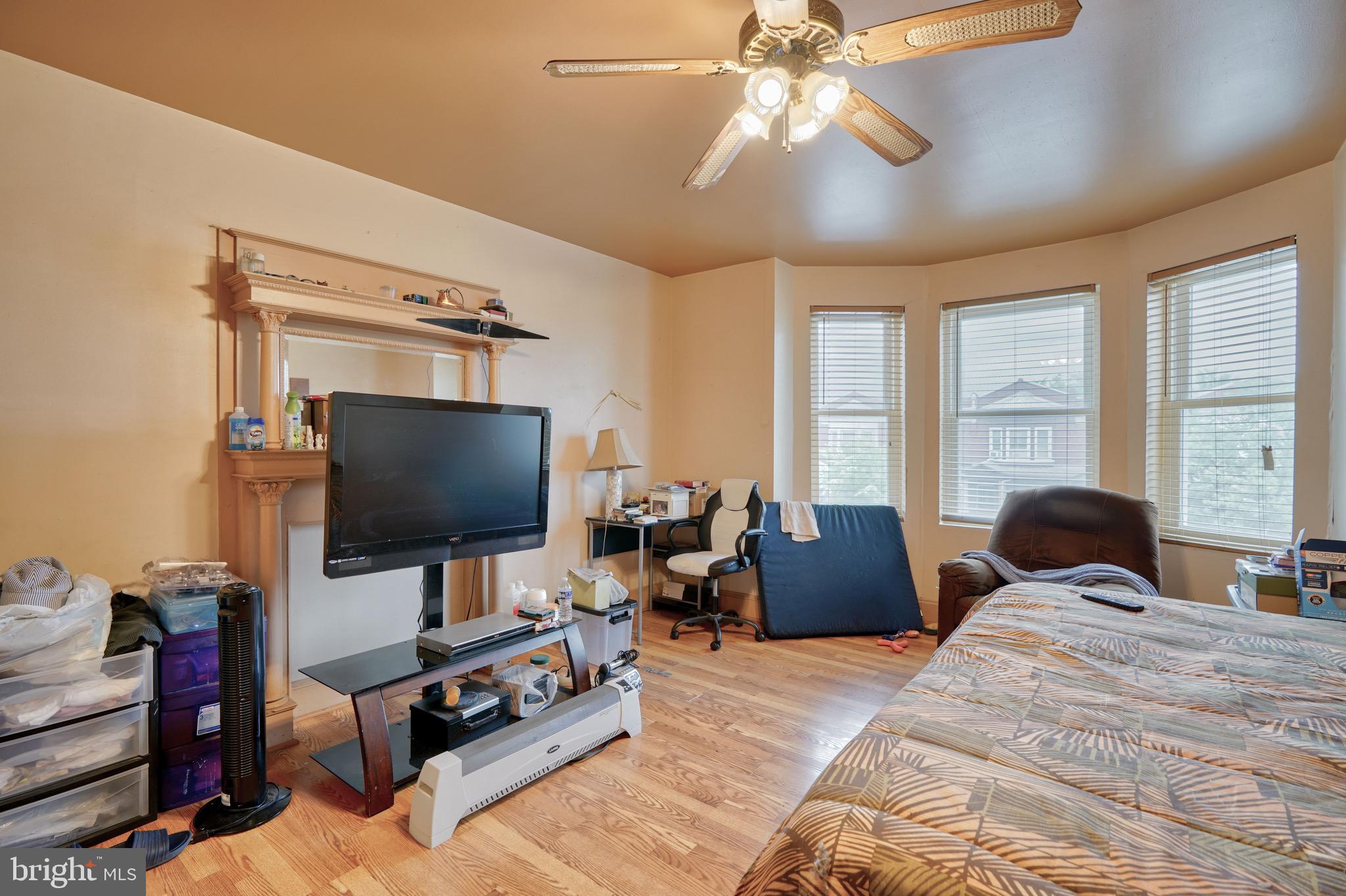 EVERGREEN LAWN - Residential