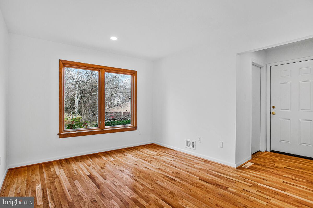 HOBBITS GLEN - Residential