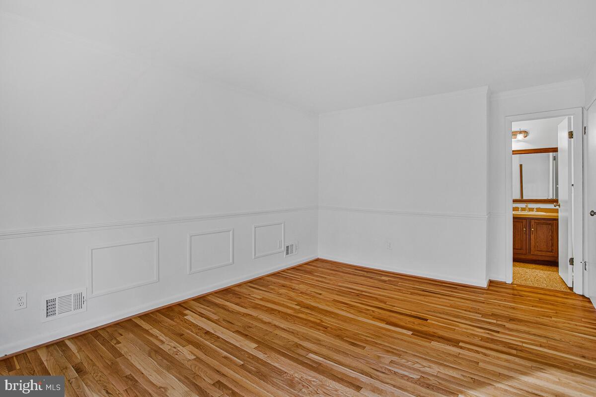 HOBBITS GLEN - Residential