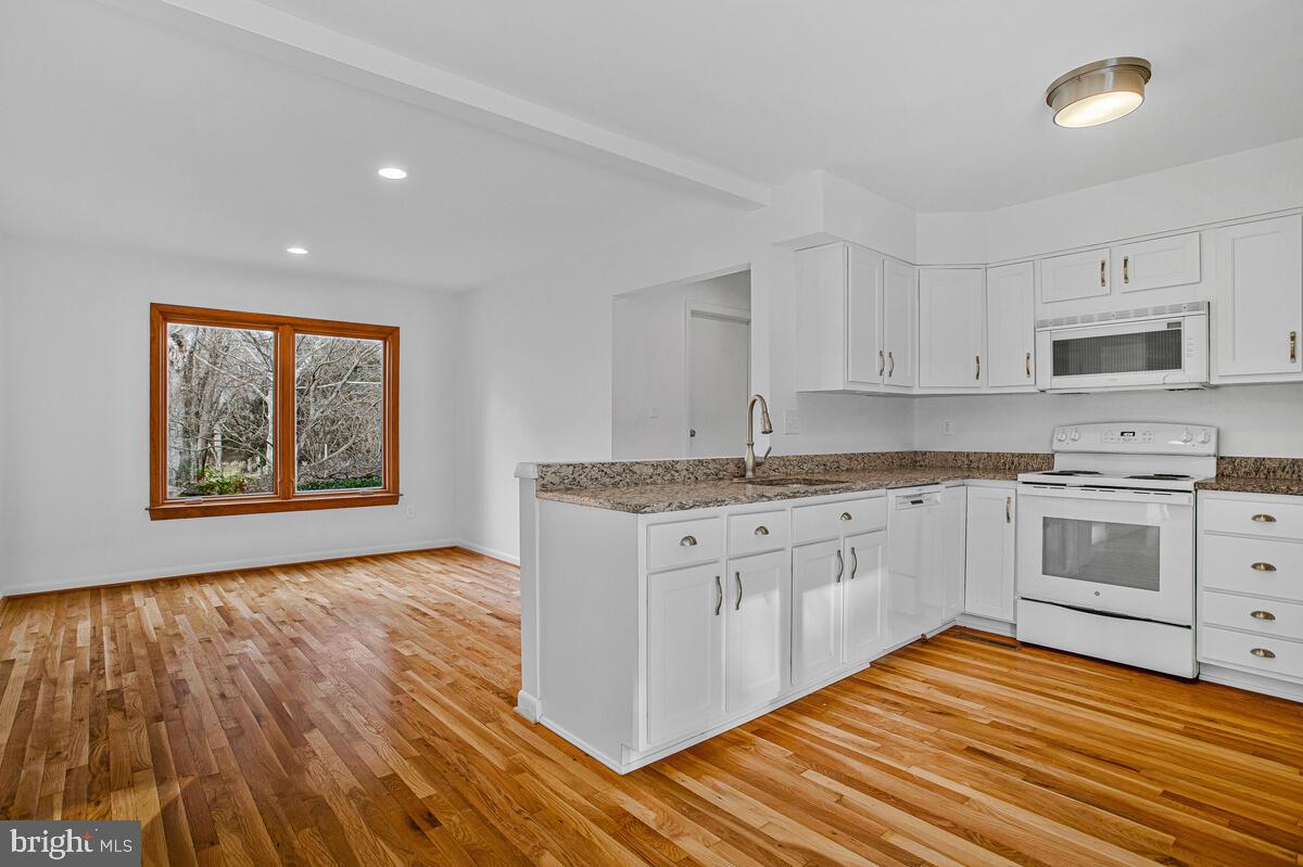 HOBBITS GLEN - Residential