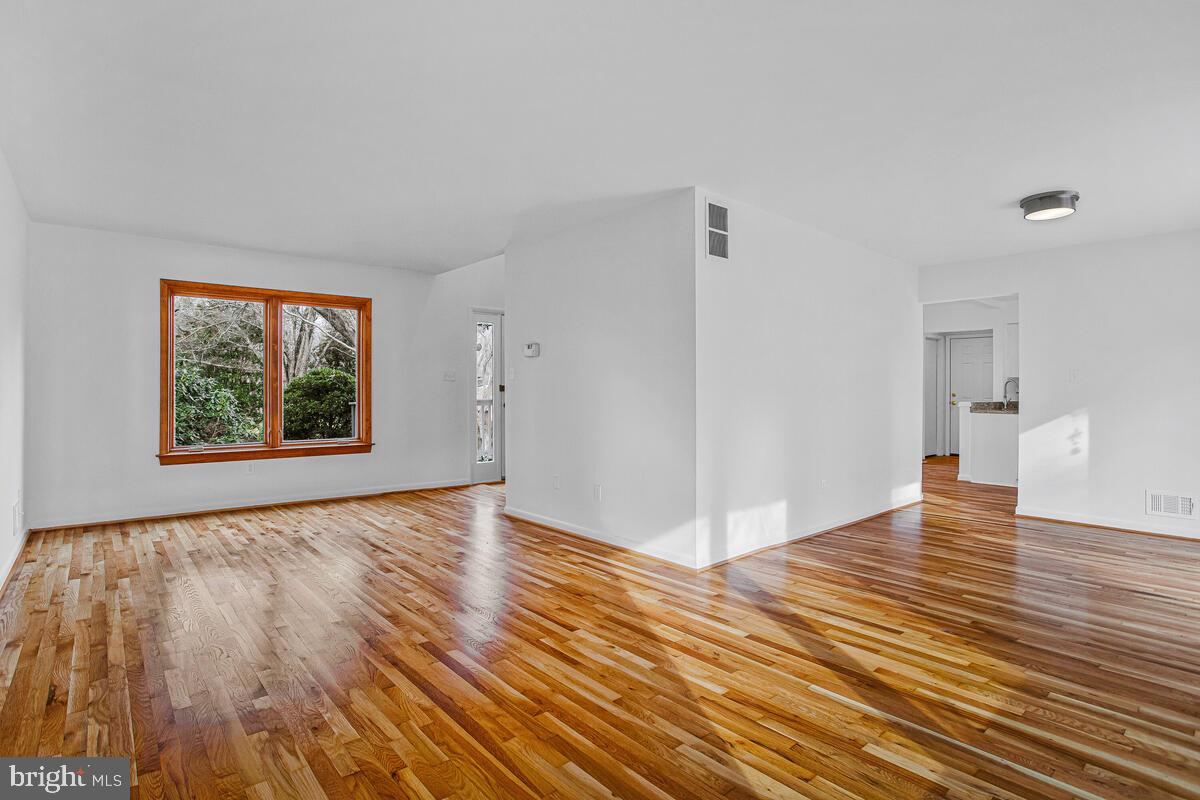 HOBBITS GLEN - Residential