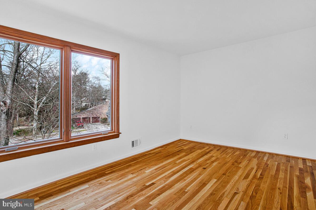 HOBBITS GLEN - Residential