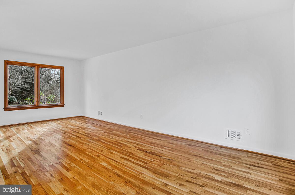 HOBBITS GLEN - Residential