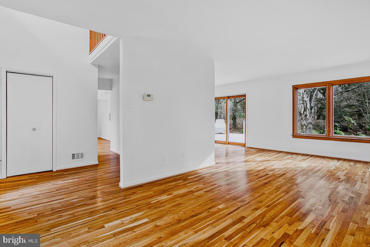 HOBBITS GLEN - Residential