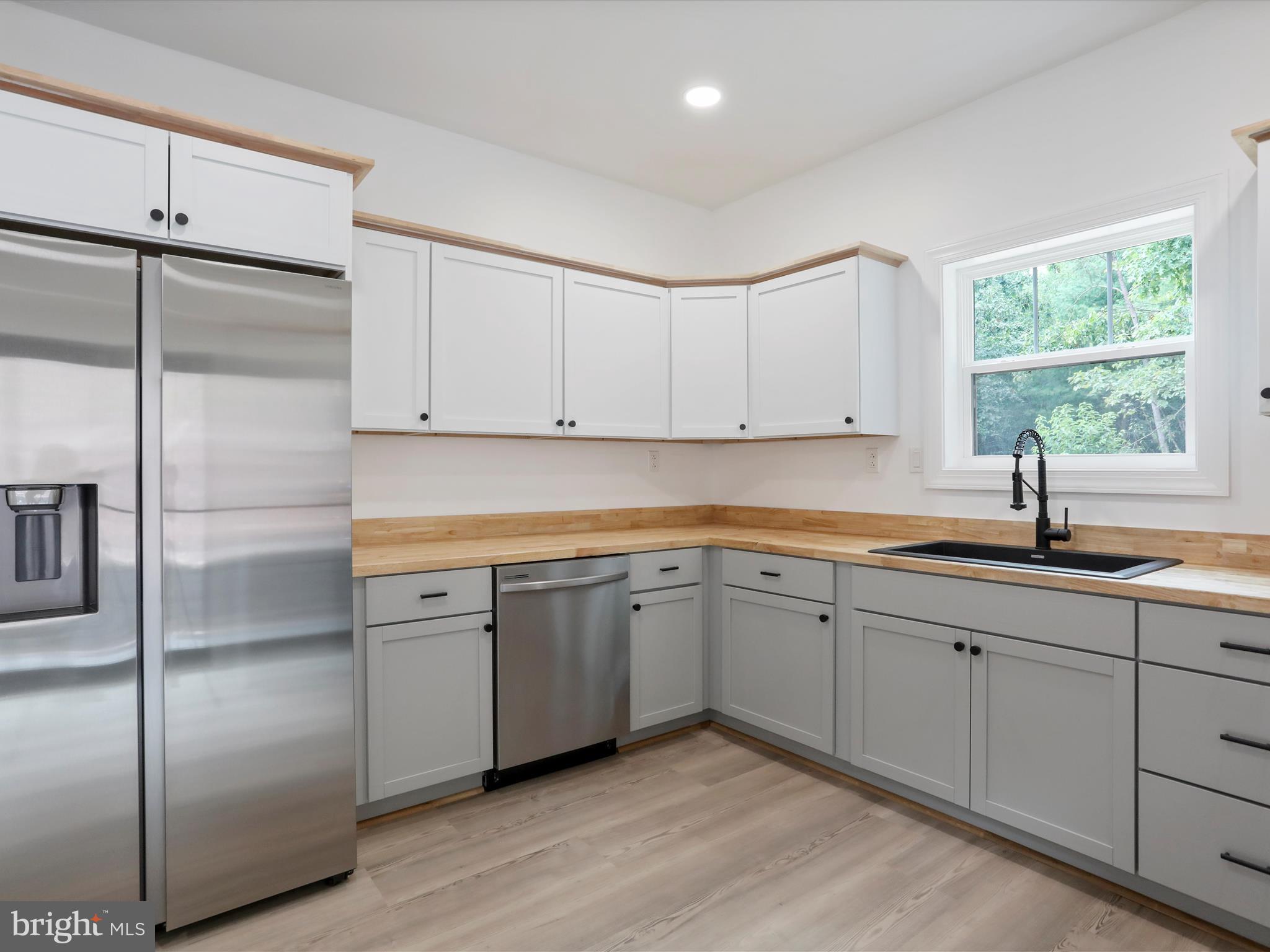 NINE EAST ESTATES - Residential