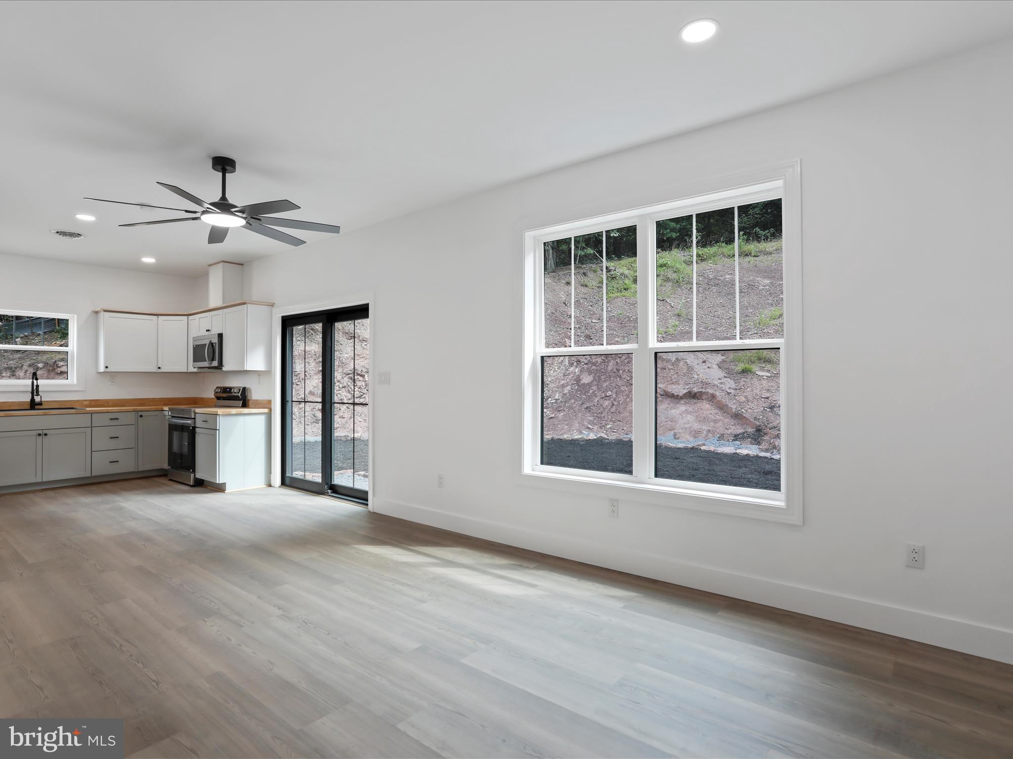 NINE EAST ESTATES - Residential