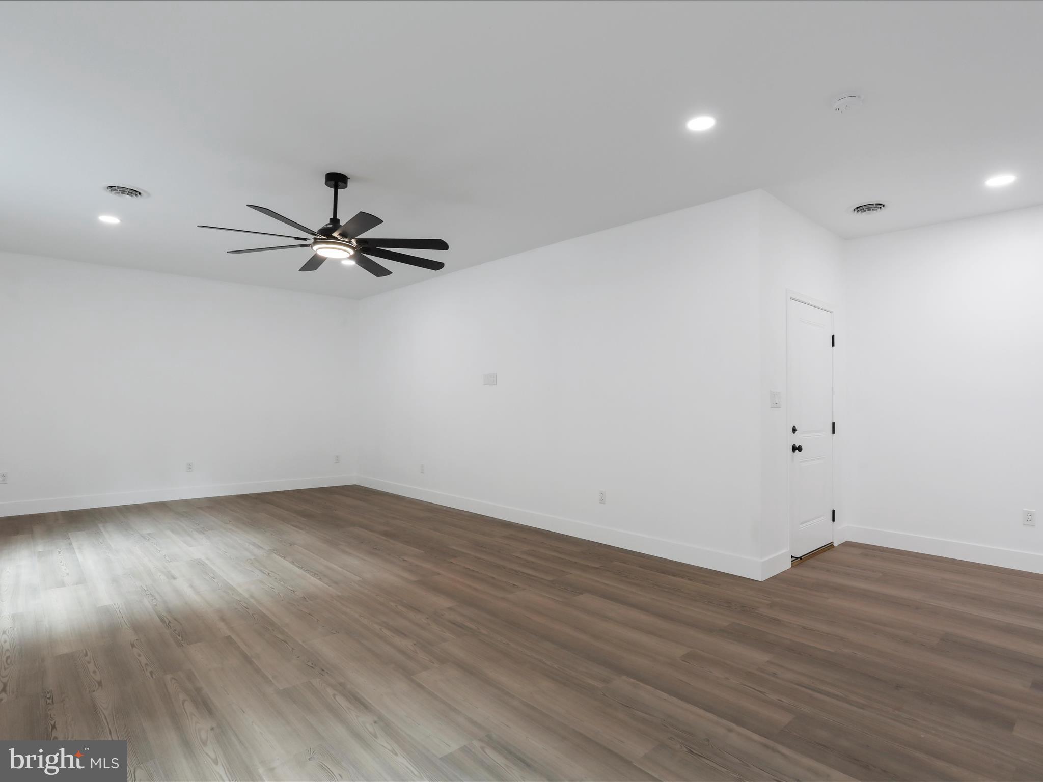 NINE EAST ESTATES - Residential