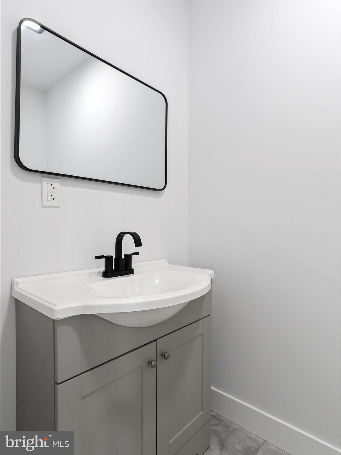 NINE EAST ESTATES - Residential