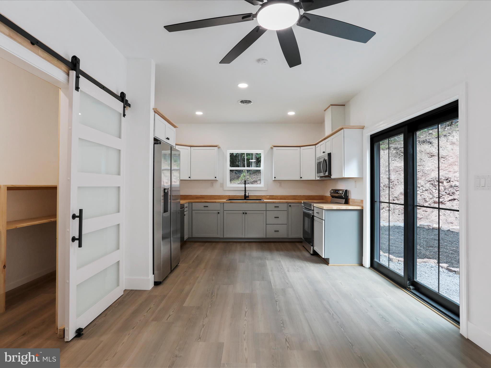 NINE EAST ESTATES - Residential