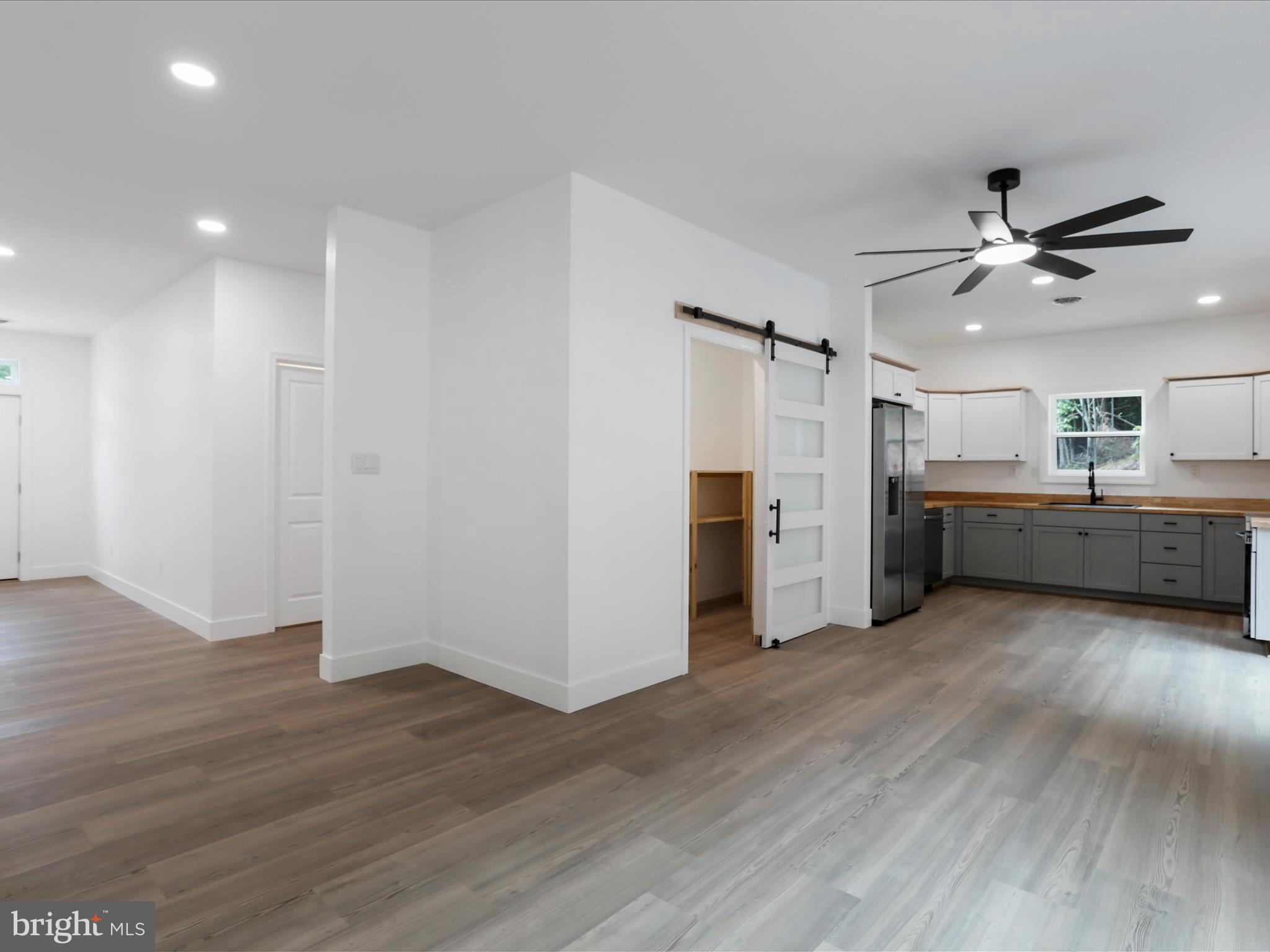 NINE EAST ESTATES - Residential