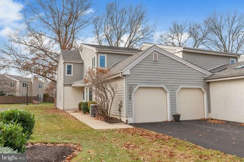 333 DORSET COURT DOYLESTOWN PA 18901