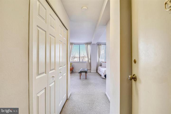 RIVER TOWERS - Residential Lease