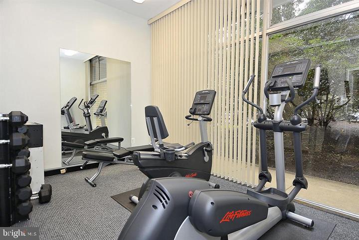 RIVER TOWERS - Residential Lease