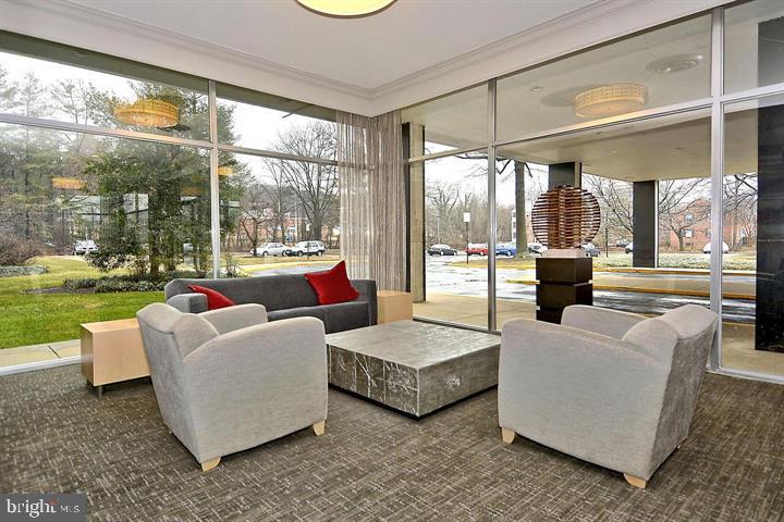 RIVER TOWERS - Residential Lease