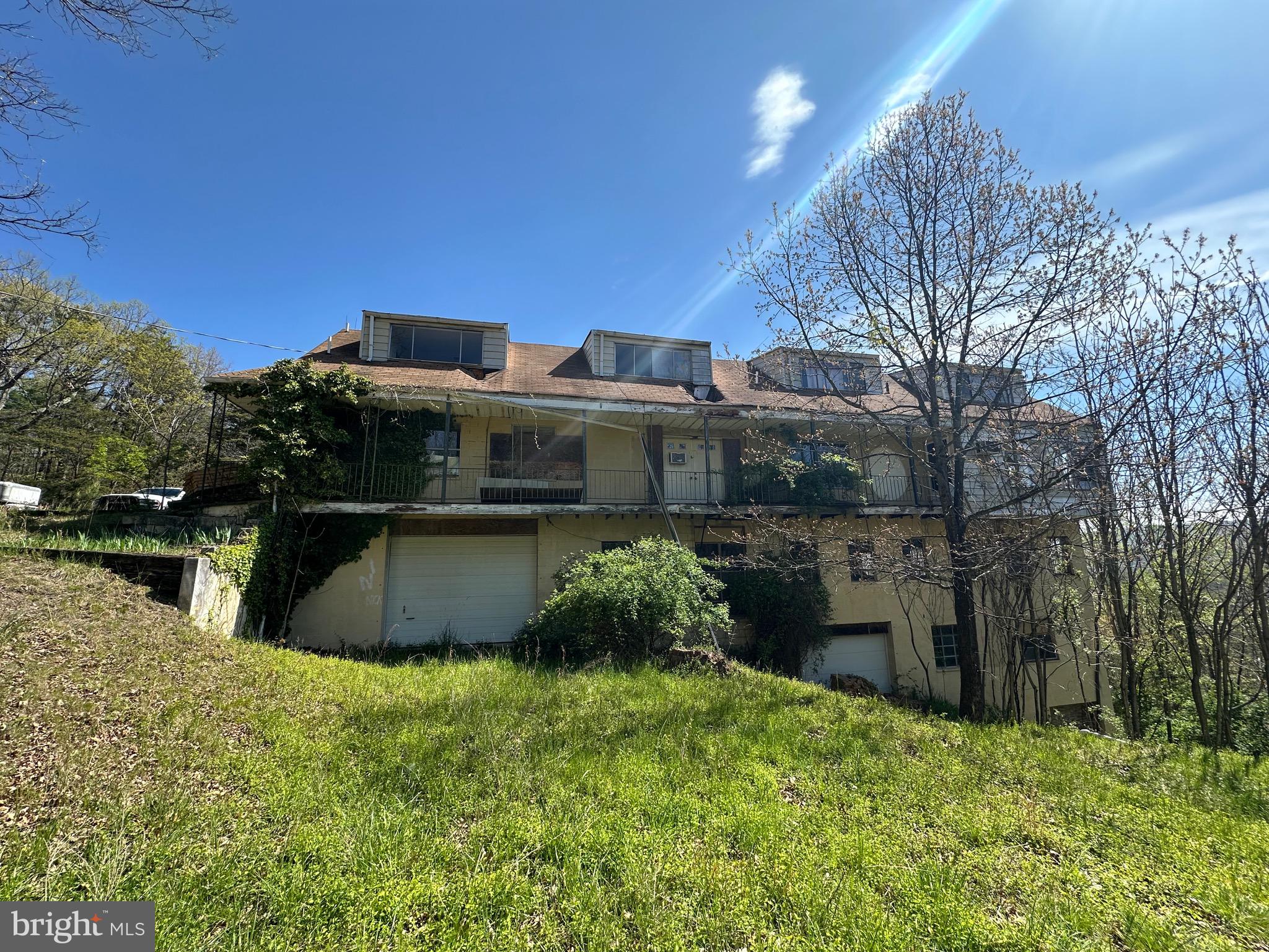 281 MISTY LANE