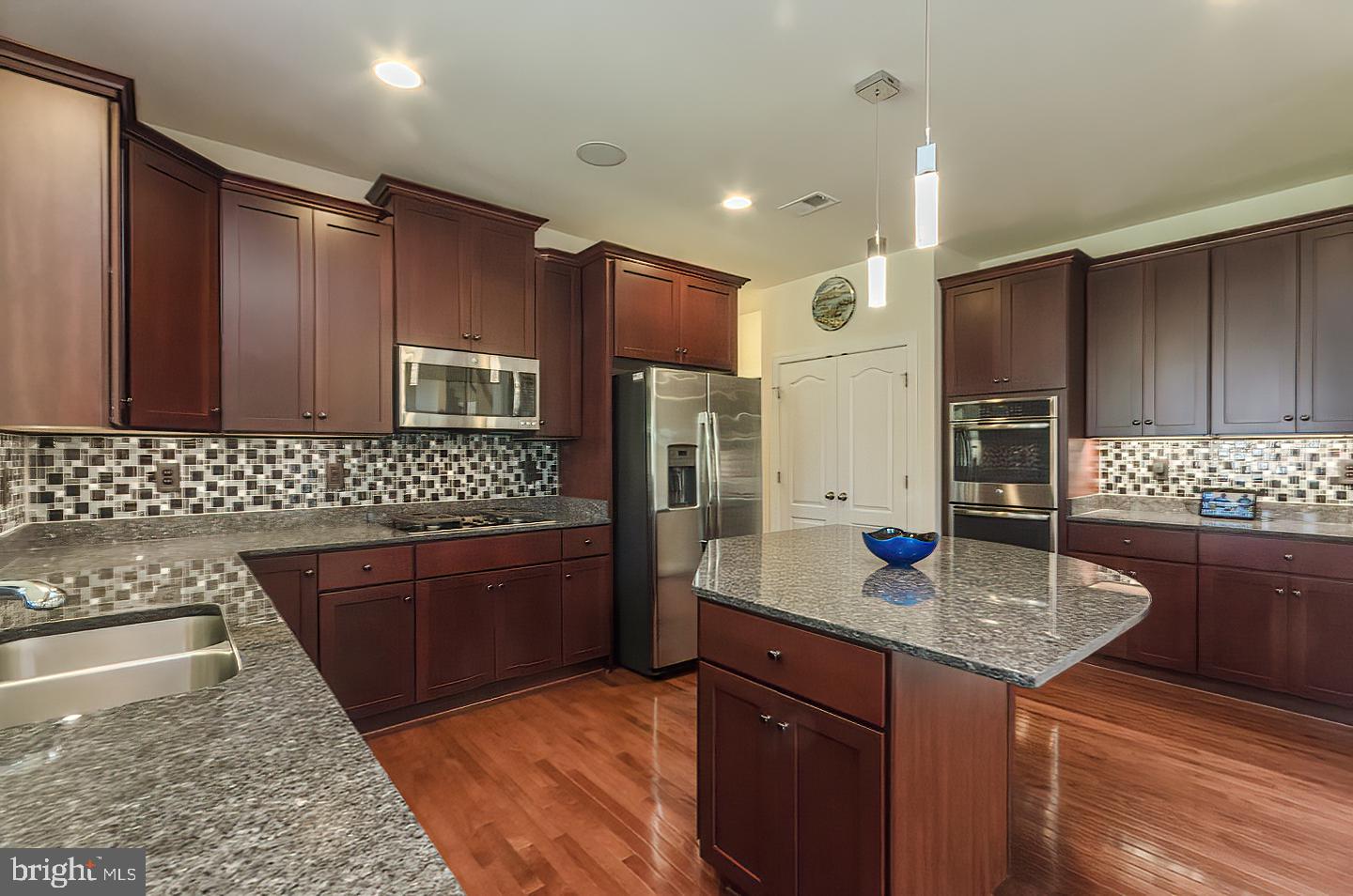 THE POINT - Residential