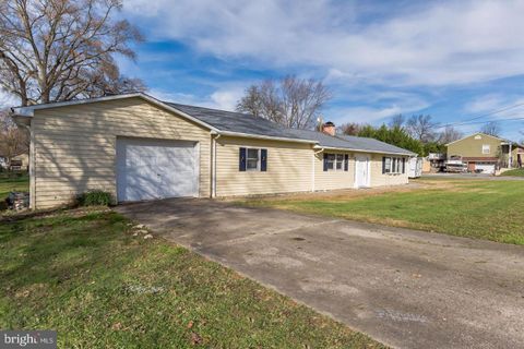 145 LINCOLN DRIVE PENNSVILLE NJ 08070