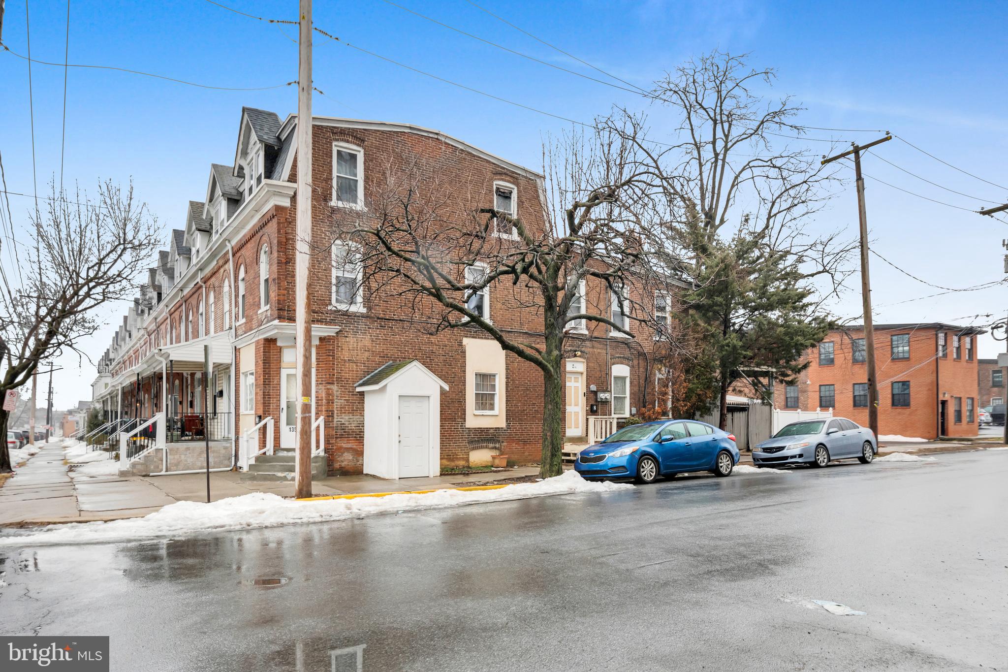 1352 W LIBERTY STREET