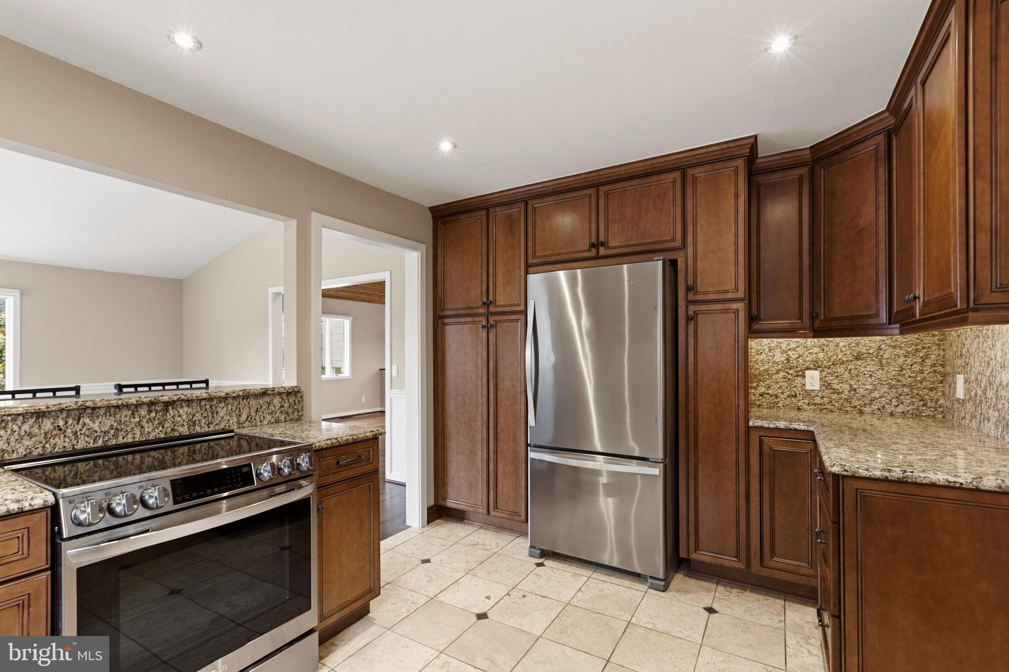 SOUTHDOWN SHORES - Residential