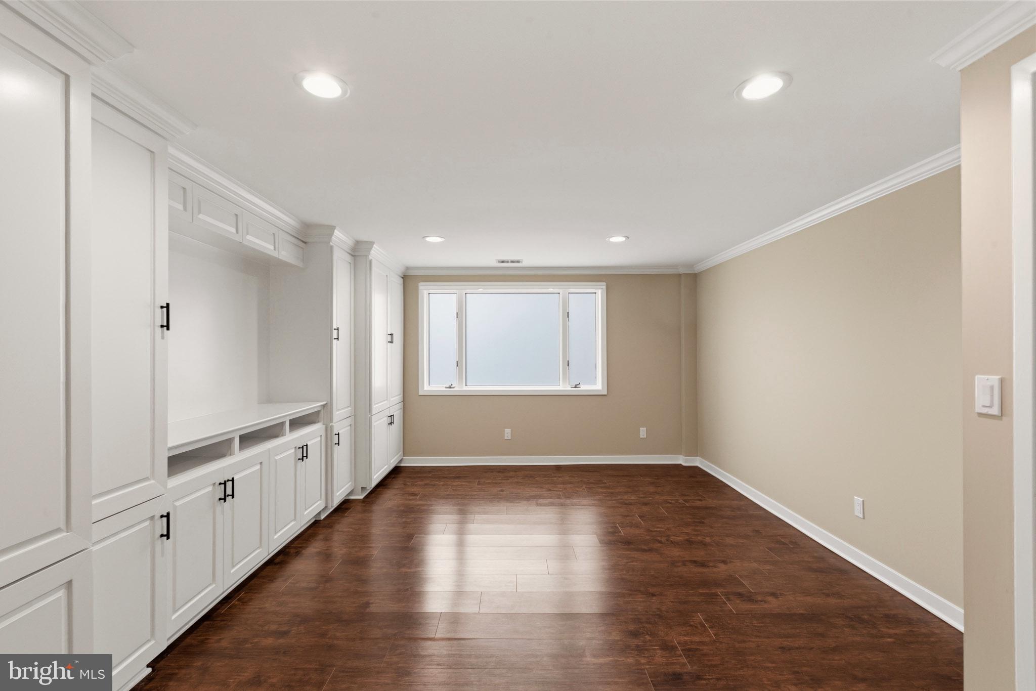 SOUTHDOWN SHORES - Residential