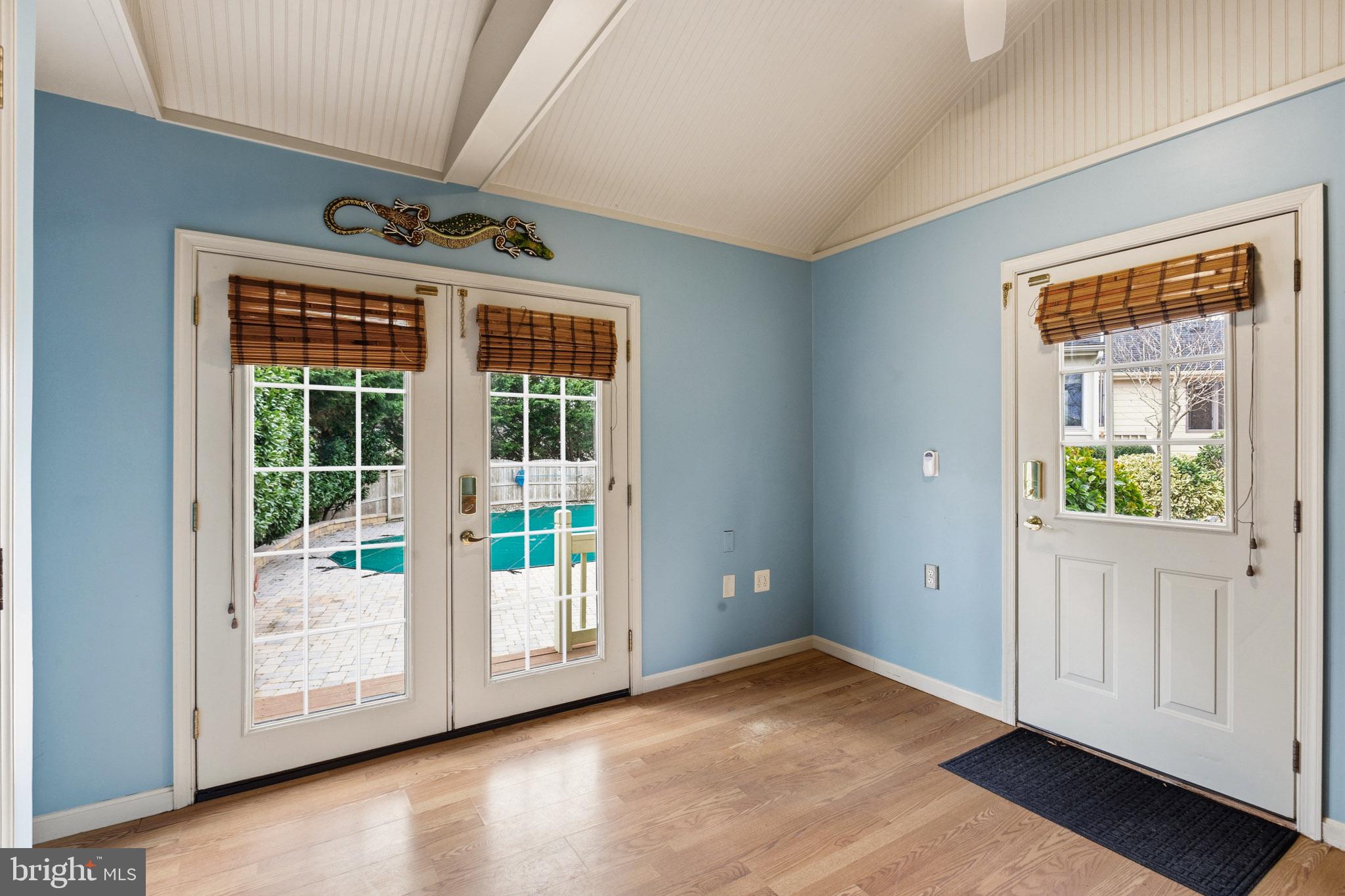 SOUTHDOWN SHORES - Residential