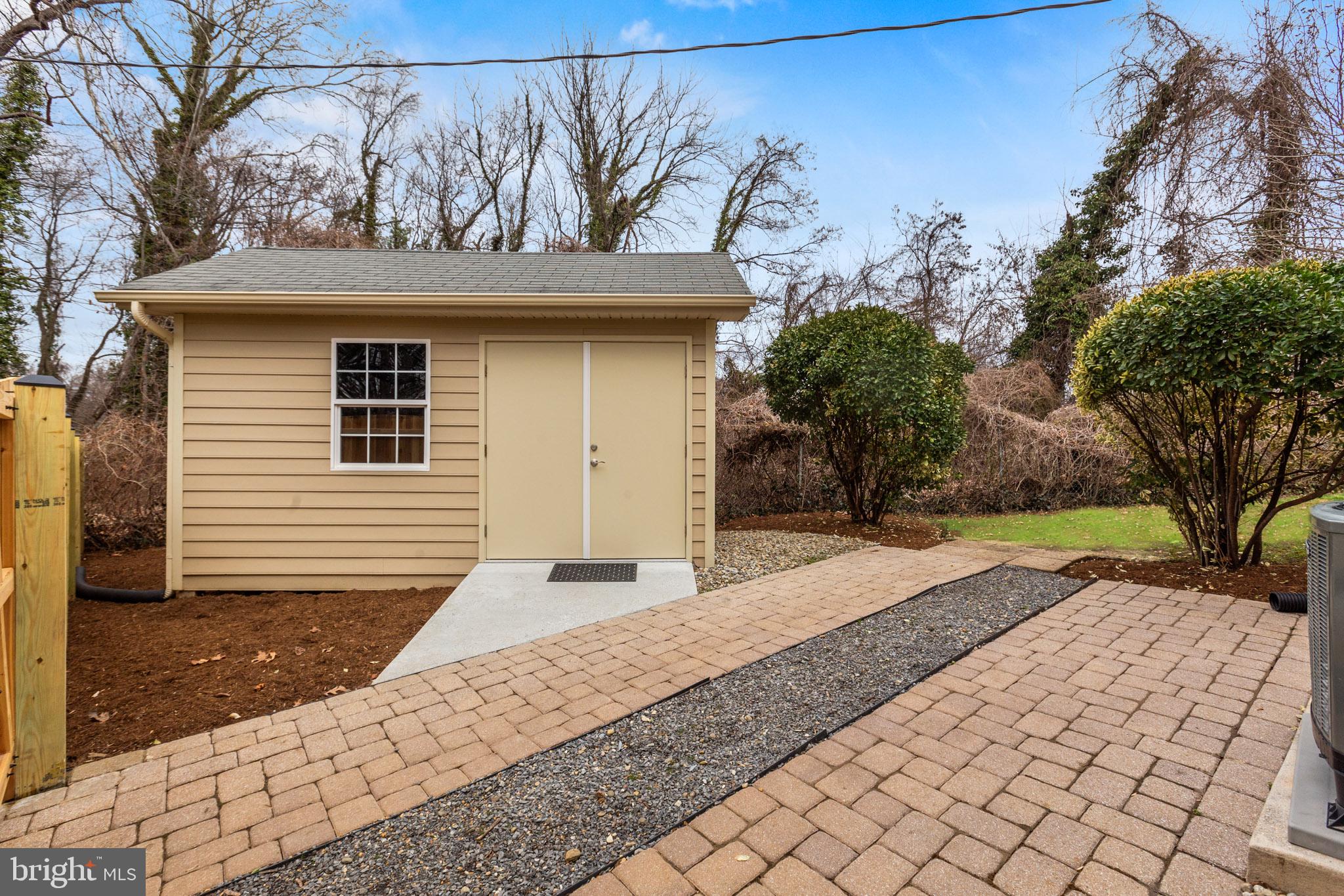 SOUTHDOWN SHORES - Residential