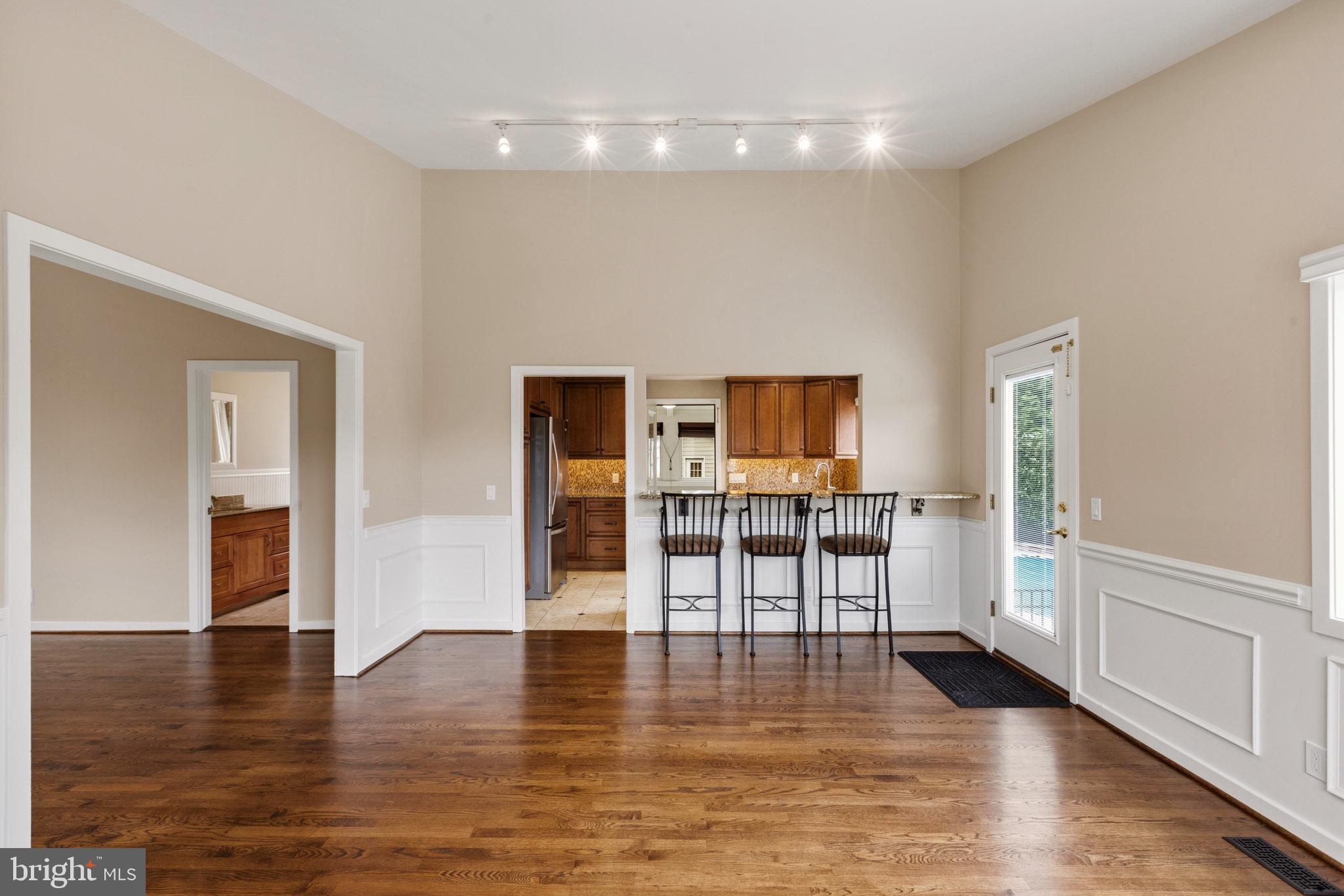 SOUTHDOWN SHORES - Residential