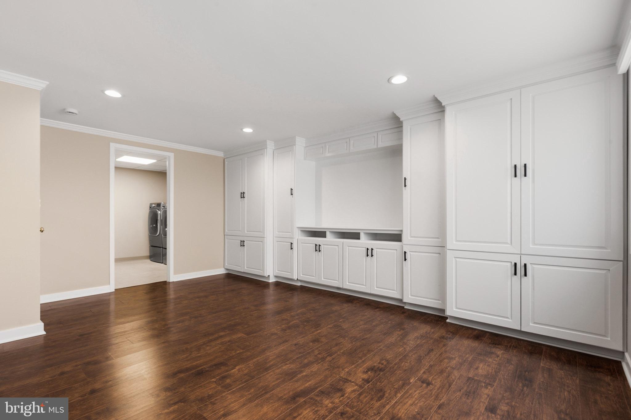 SOUTHDOWN SHORES - Residential