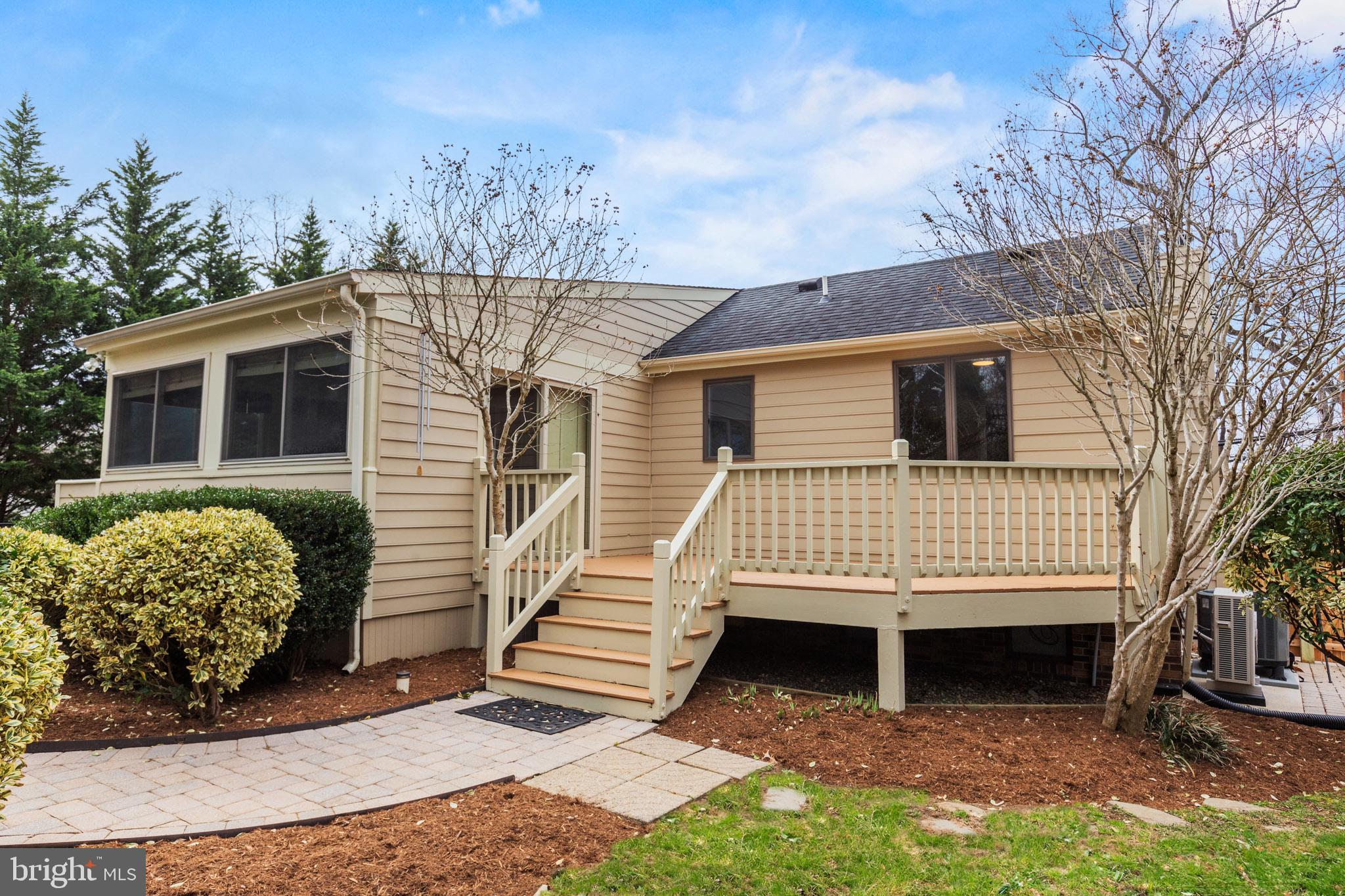 SOUTHDOWN SHORES - Residential