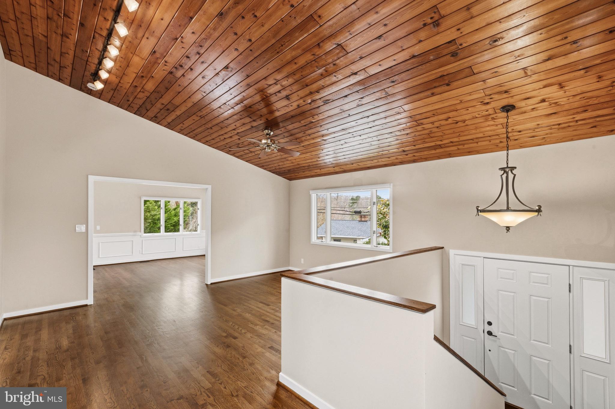 SOUTHDOWN SHORES - Residential